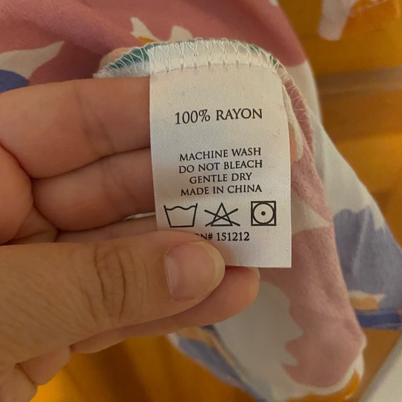 Floral Top - Picture 5 of 6